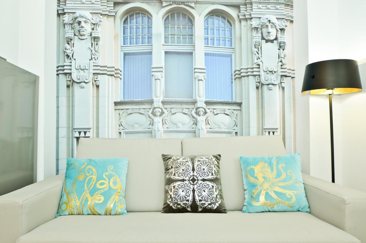 Ninesuites, Seville